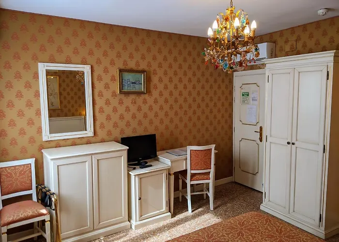 Ca' San Vio Bed & Breakfast 3*